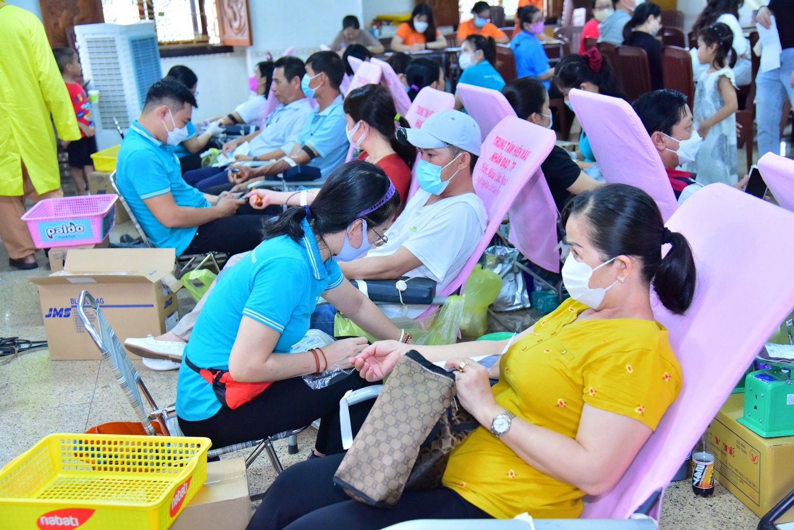 Hiến máu nhân đạo lần thứ 72