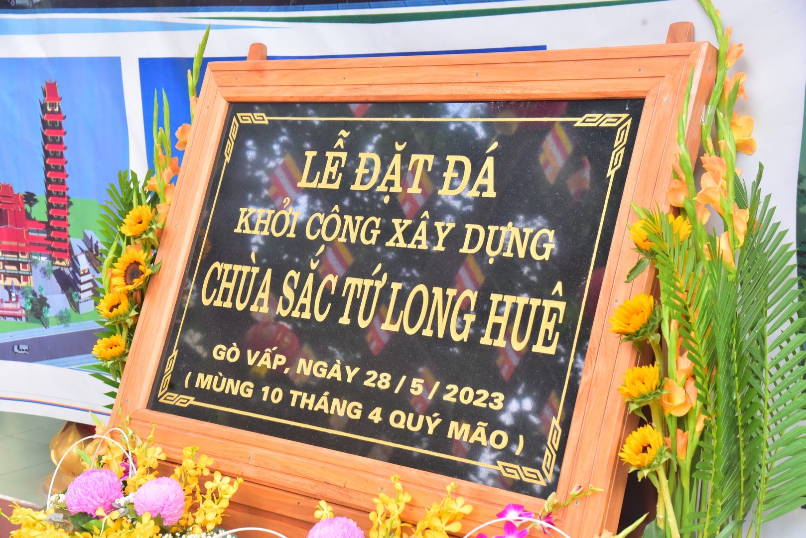 Lễ đặt đá đại trùng tu chùa Long Huê