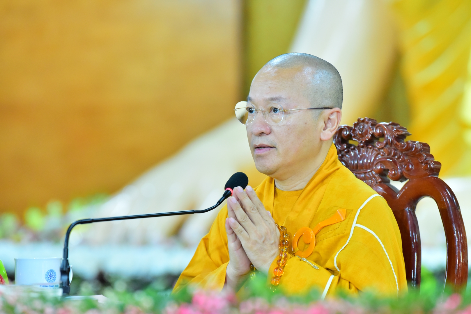 Thượng tọa Thích Nhật Từ chia sẻ pháp thoại trong buổi chiều đầu tiên diễn ra khóa tu Xuất gia gieo duyên lần 4